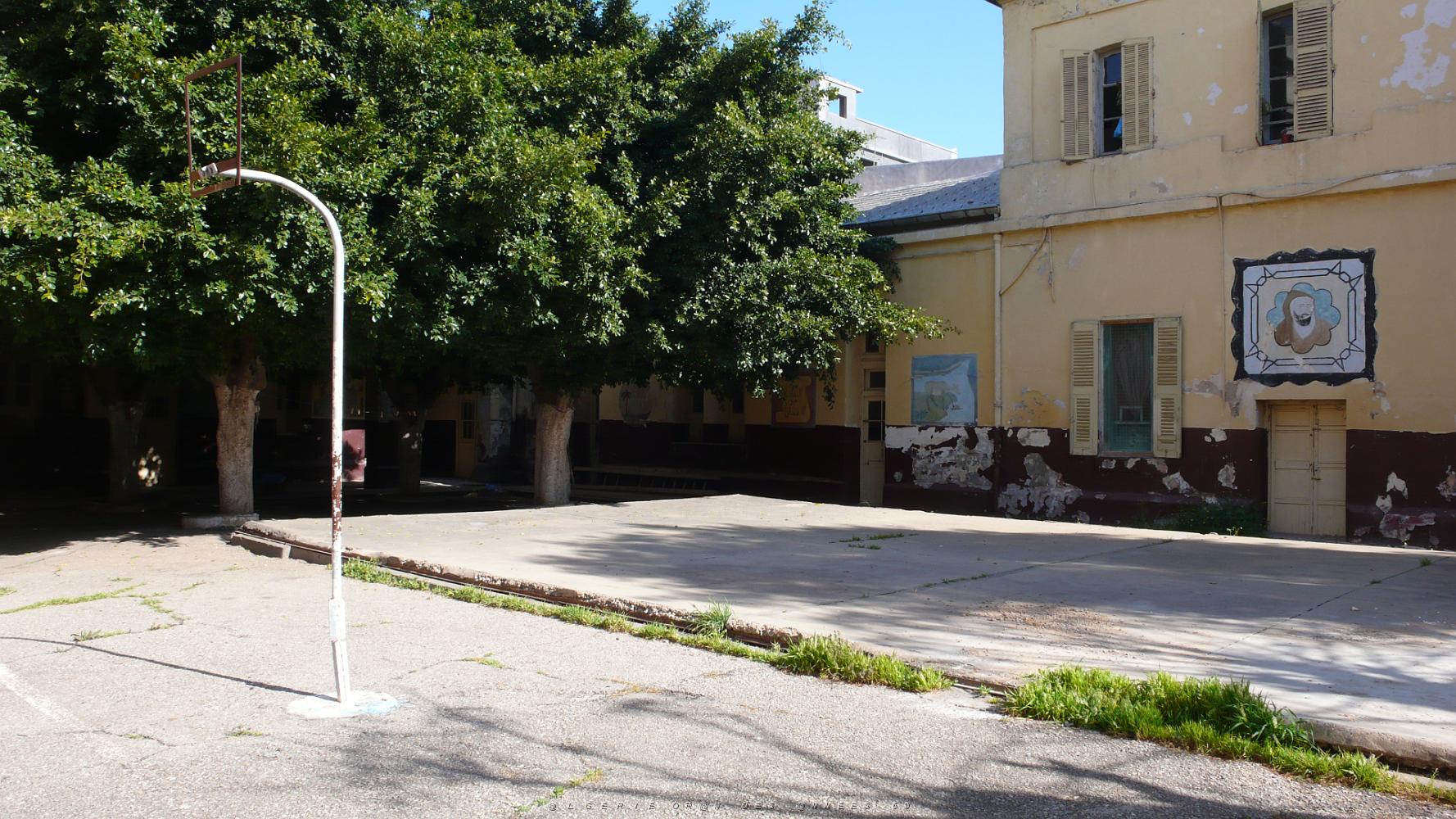 ORAN MARS 2012 95 ecole Pasteur filles.JPG